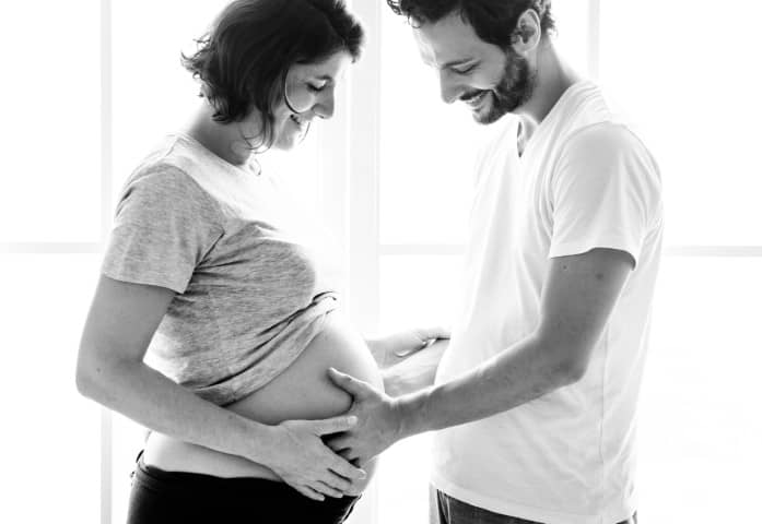 couple attendant un enfant