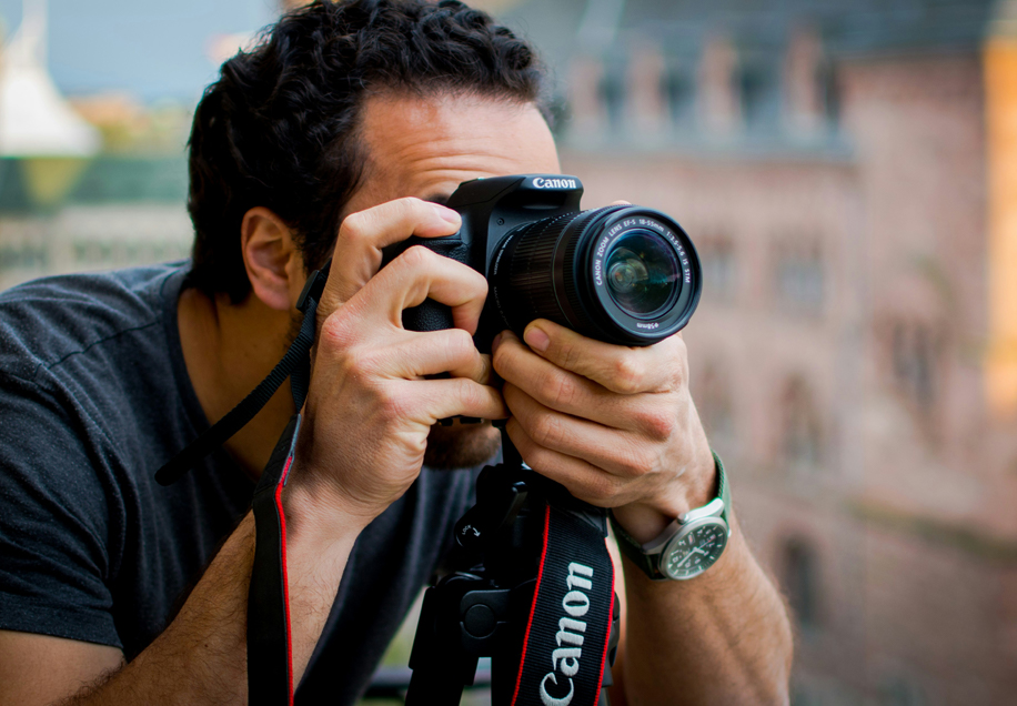 shooting souvenir photo