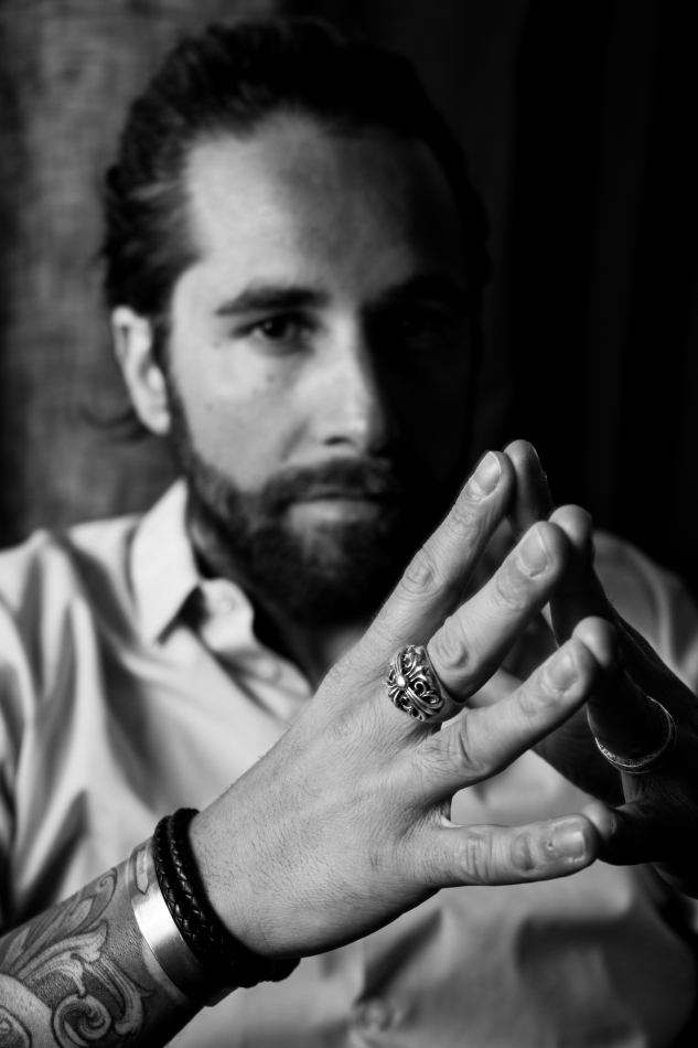 Book photo © Axel Massot / LaShootingBOX